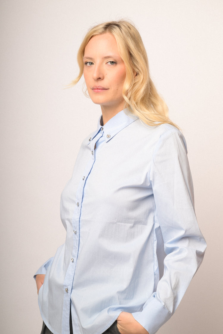 Camicia over con bottoni preziosi