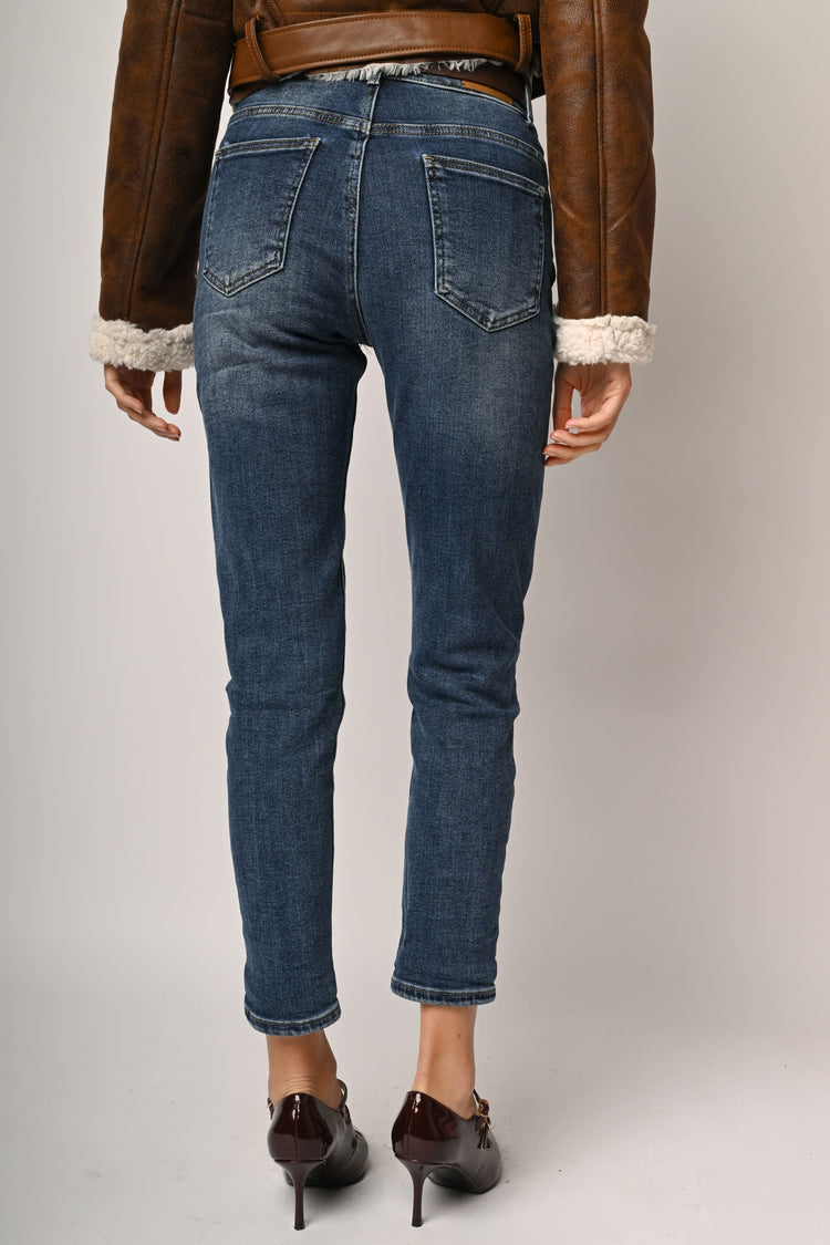 Jeans slim-fit con cintura