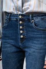 Jeans slim-fit con bottoni