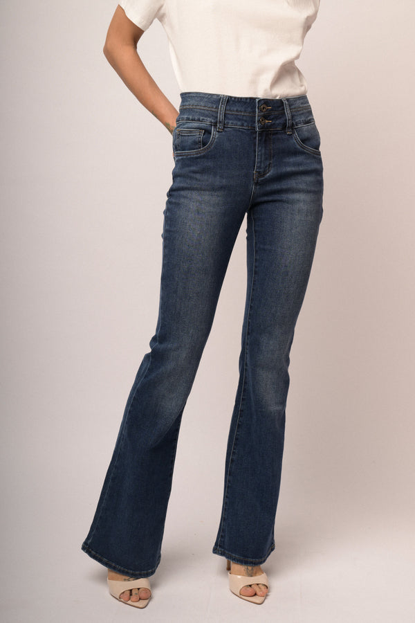 Jeans in denim blu a gamba svasata