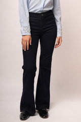 Jeans a gamba svasata in denim blu notte