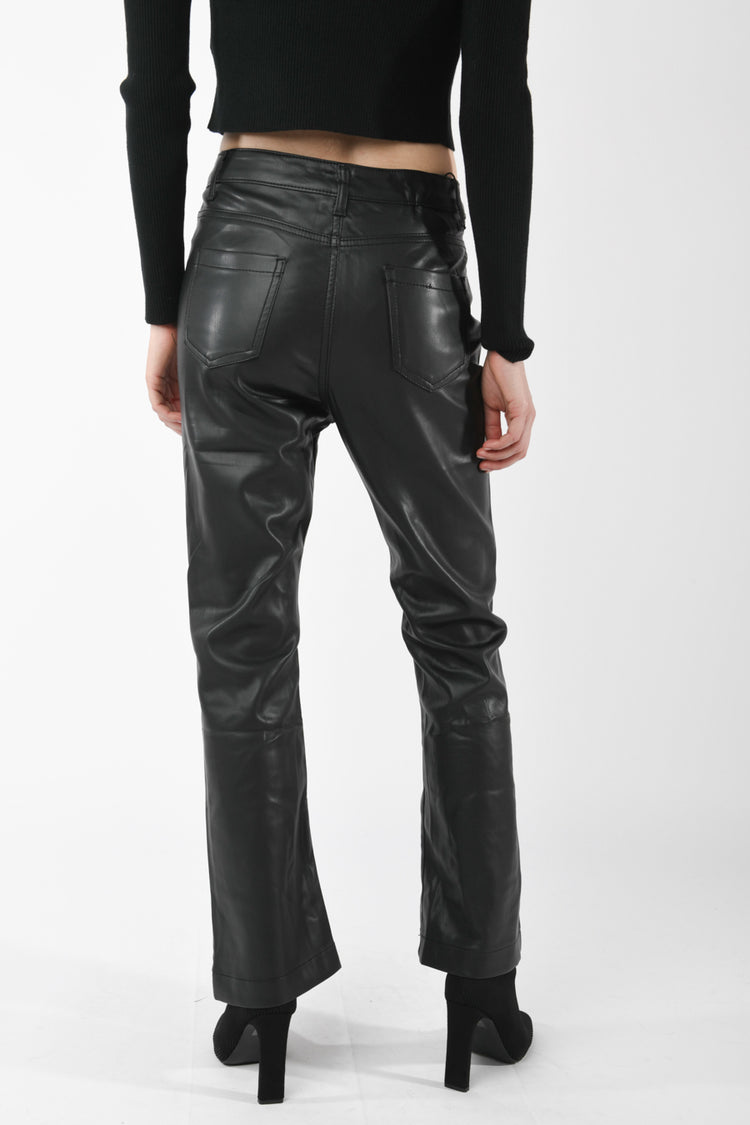 Pantaloni svasati in similpelle