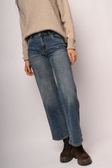 Jeans a gamba ampia e dritta