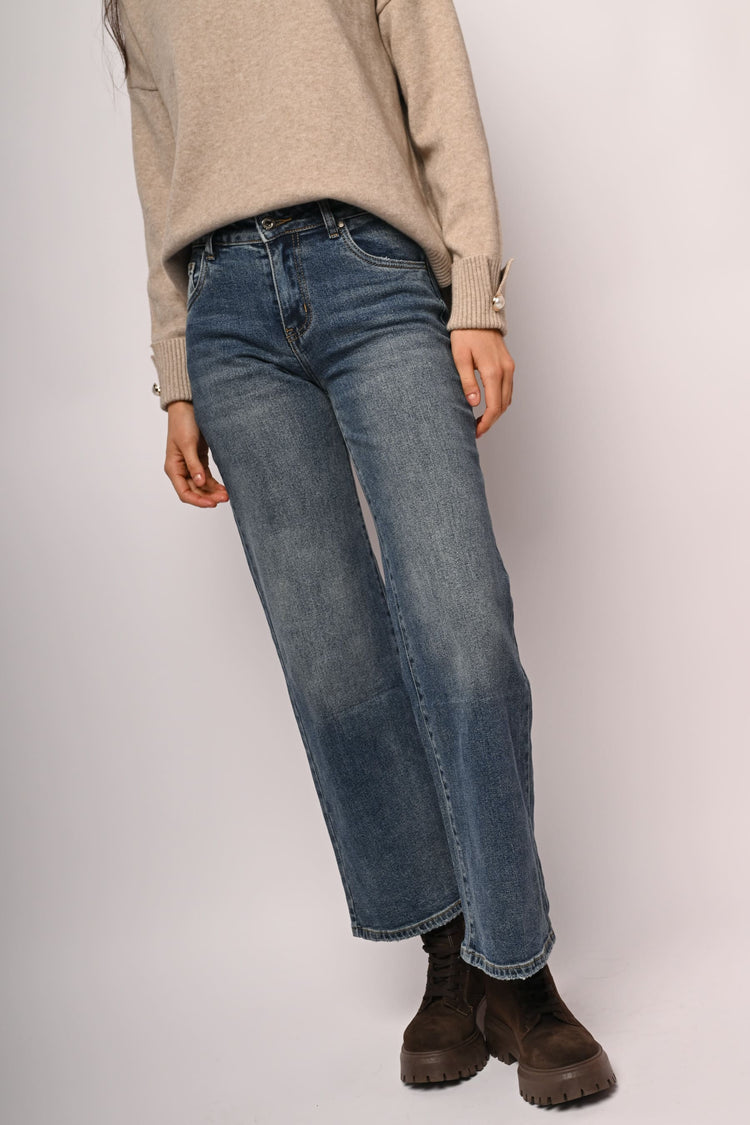 Jeans a gamba ampia e dritta