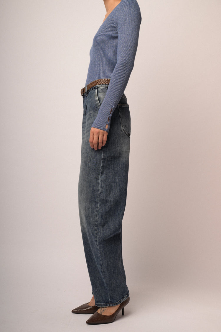 Jeans Barrel in denim blu con cintura