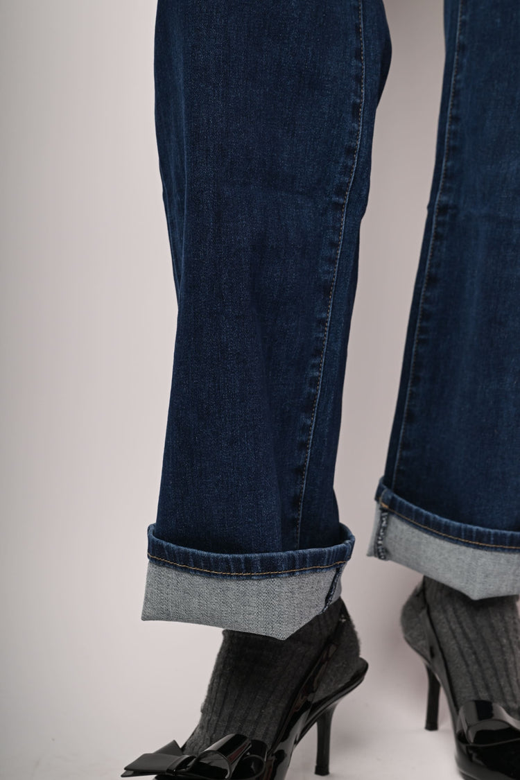 Jeans a gamba ampia con risvolto