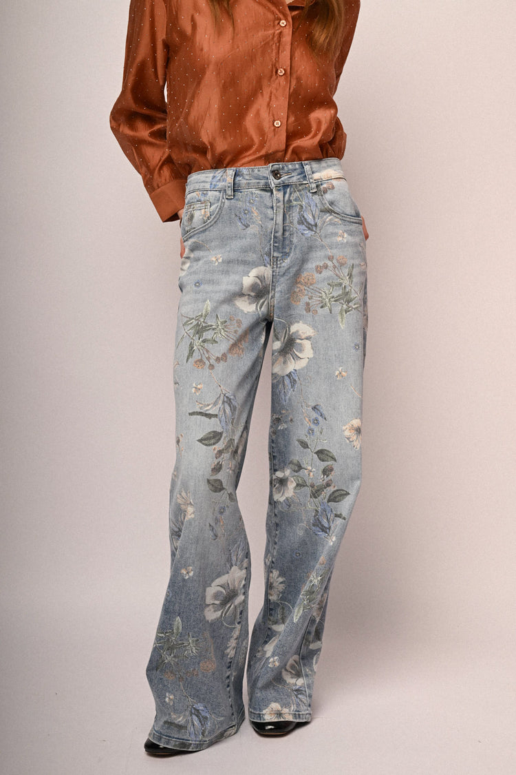 Jeans baggy in denim azzurro a stampa floreale