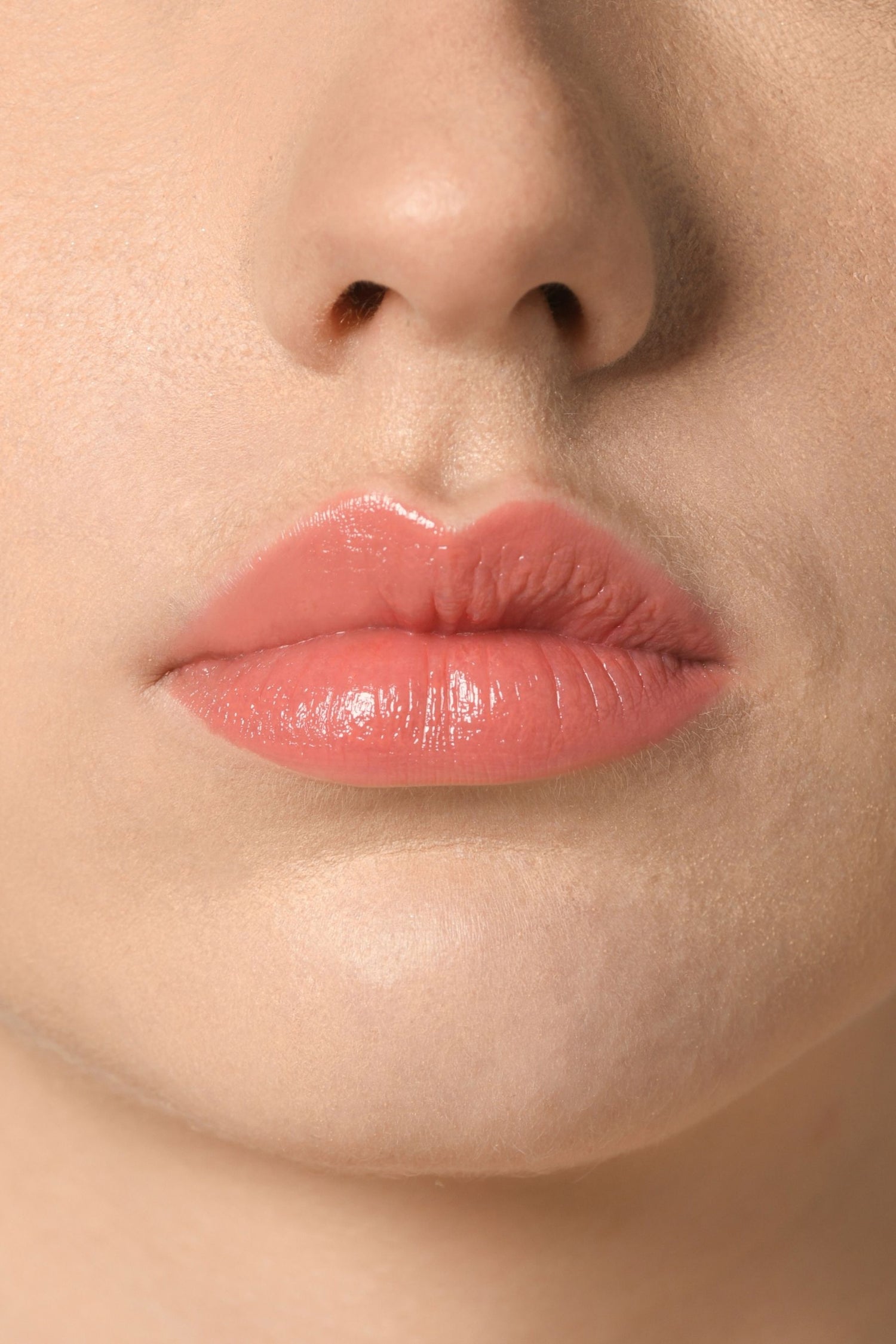 NL42105LIPBALM-21_5_5