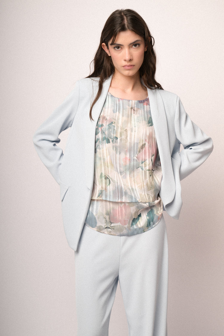 Blazer fluente celeste con revers a scialle
