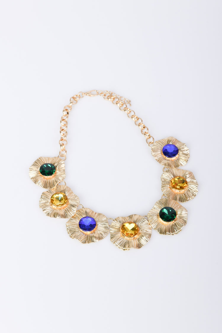 Collana con fiori e cristalli