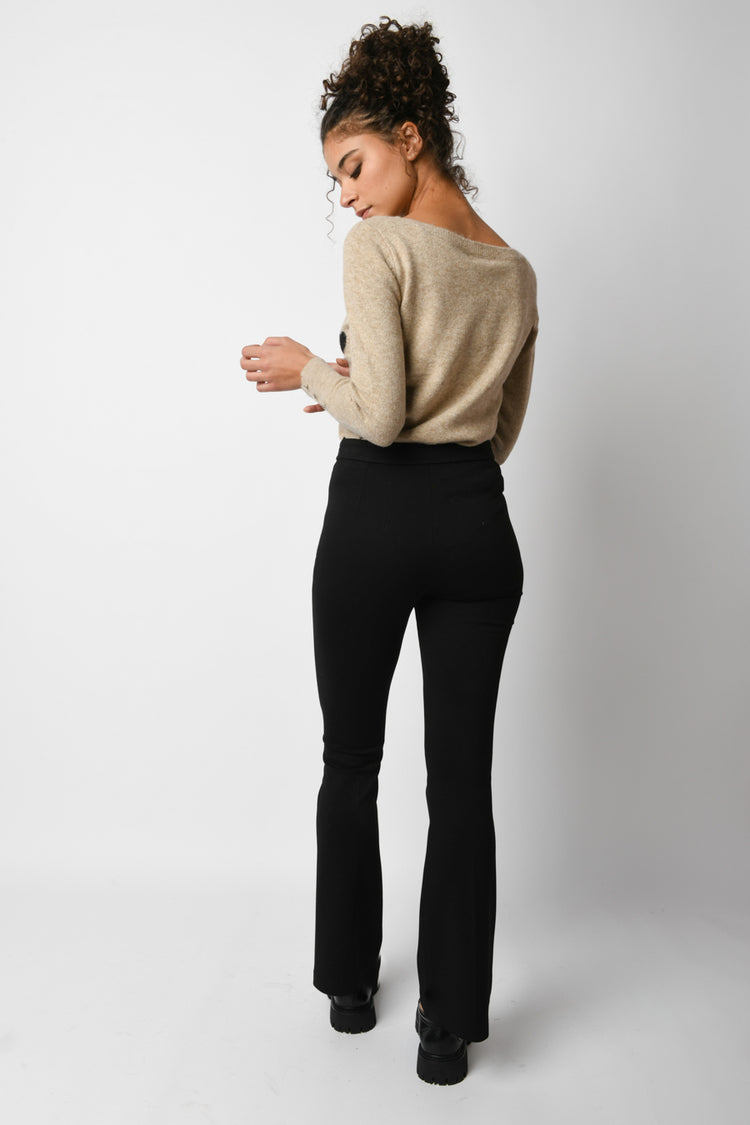 Pantaloni svasati