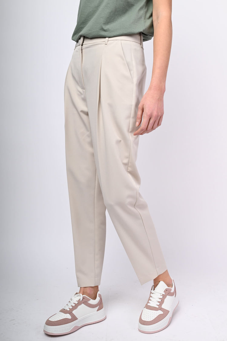 Pantaloni a carota con pinces