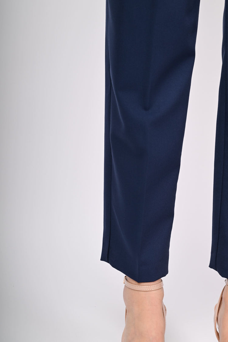 Pantaloni a carota con pinces