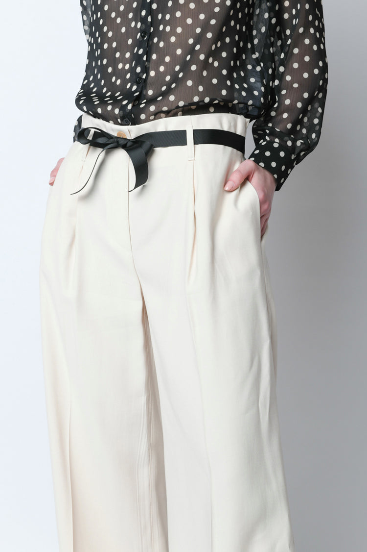 Pantaloni palazzo con cintura