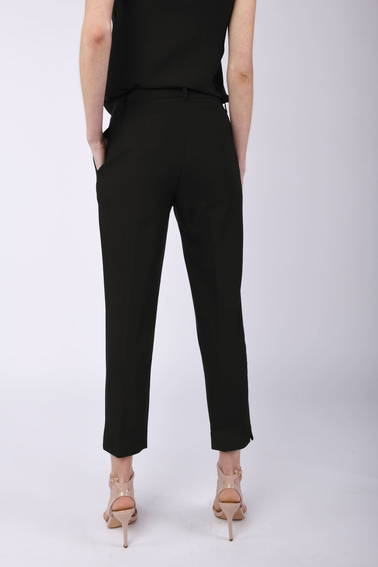 Pantalone a sigaretta con piega stirata