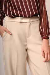 Pantaloni palazzo con piega stirata