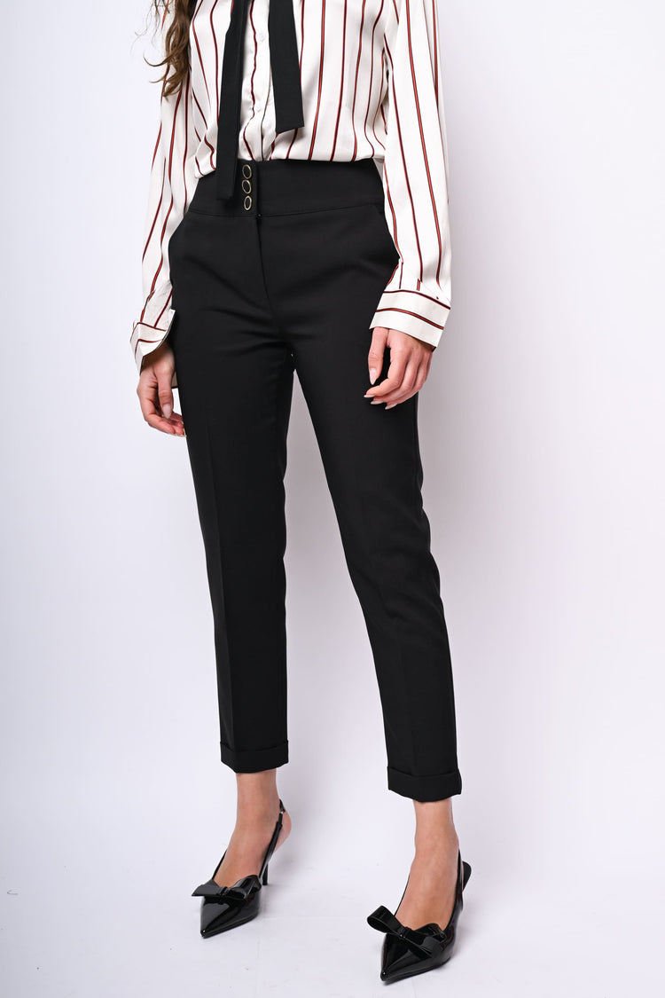 Pantaloni classici con bottoni