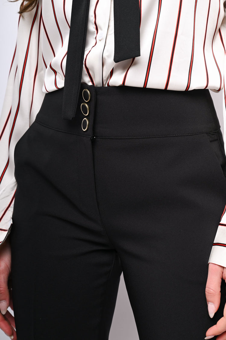 Pantaloni classici con bottoni