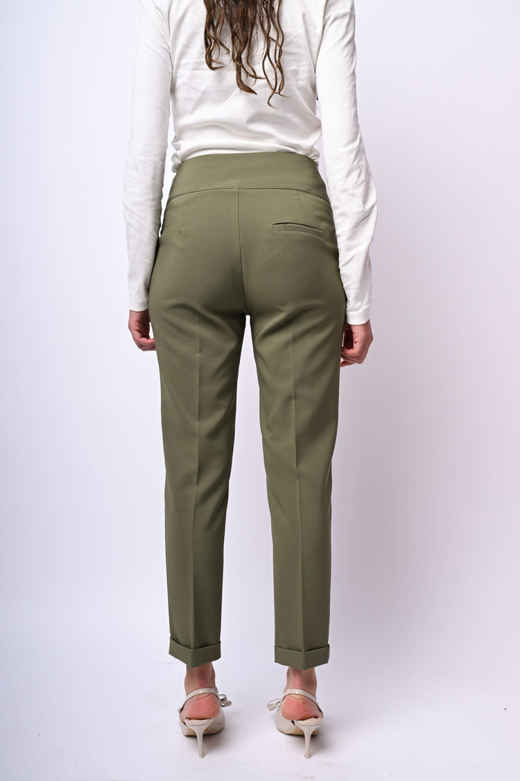 Pantaloni classici con bottoni