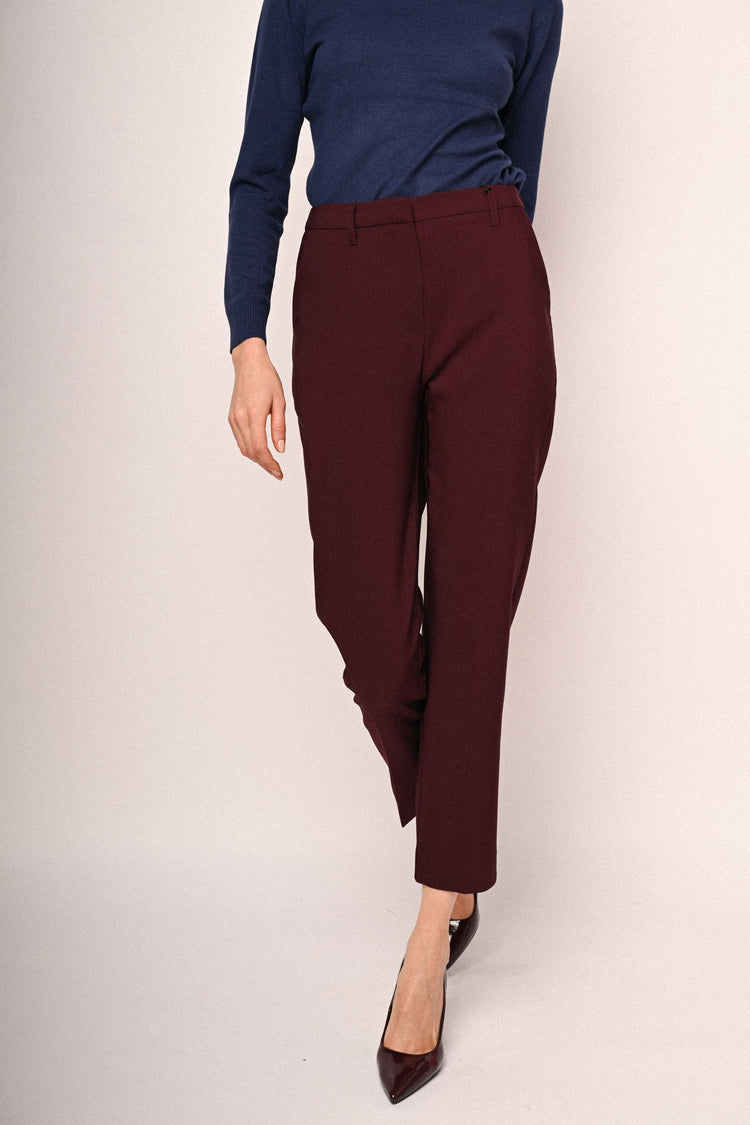 Pantaloni basic con tasche laterali