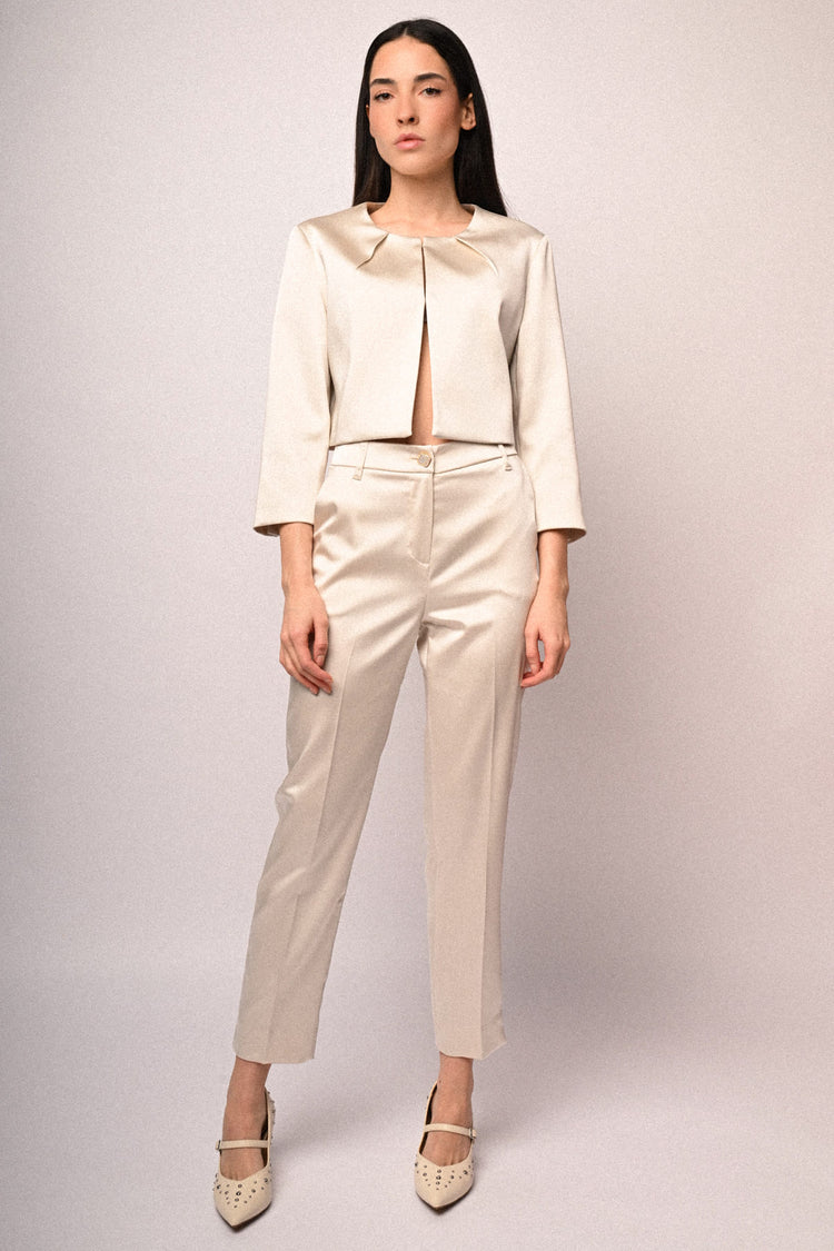 Pantaloni in raso con bottone gioiello