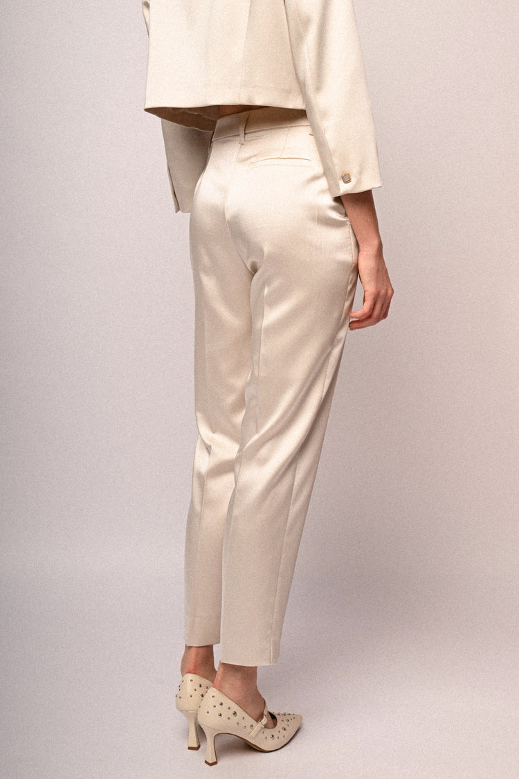 Pantaloni in raso con bottone gioiello