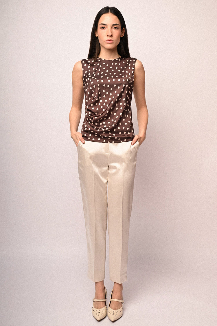 Pantaloni in raso con bottone gioiello