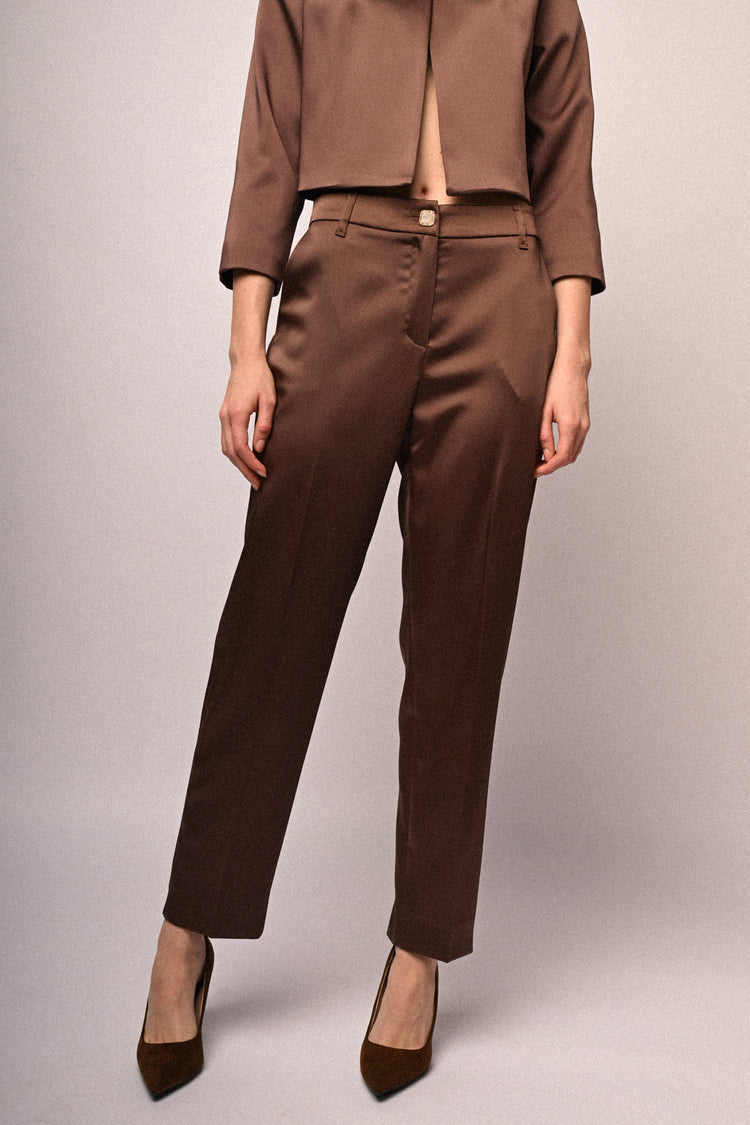 Pantaloni in raso con bottone gioiello