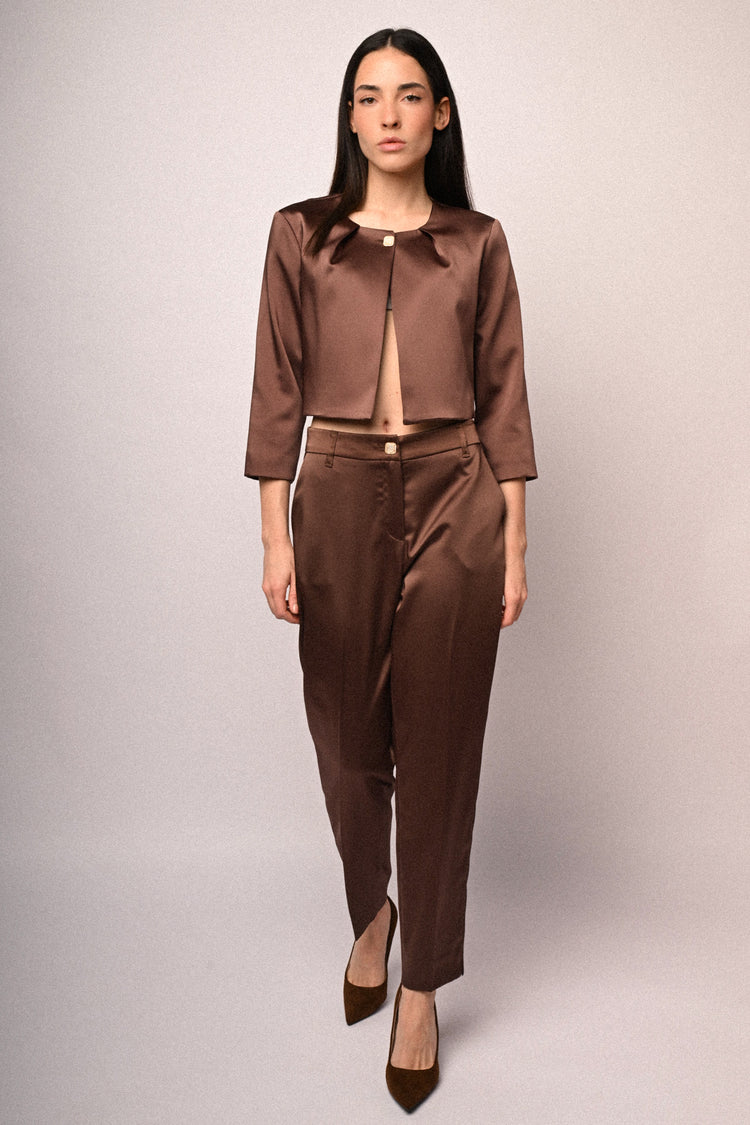 Pantaloni in raso con bottone gioiello