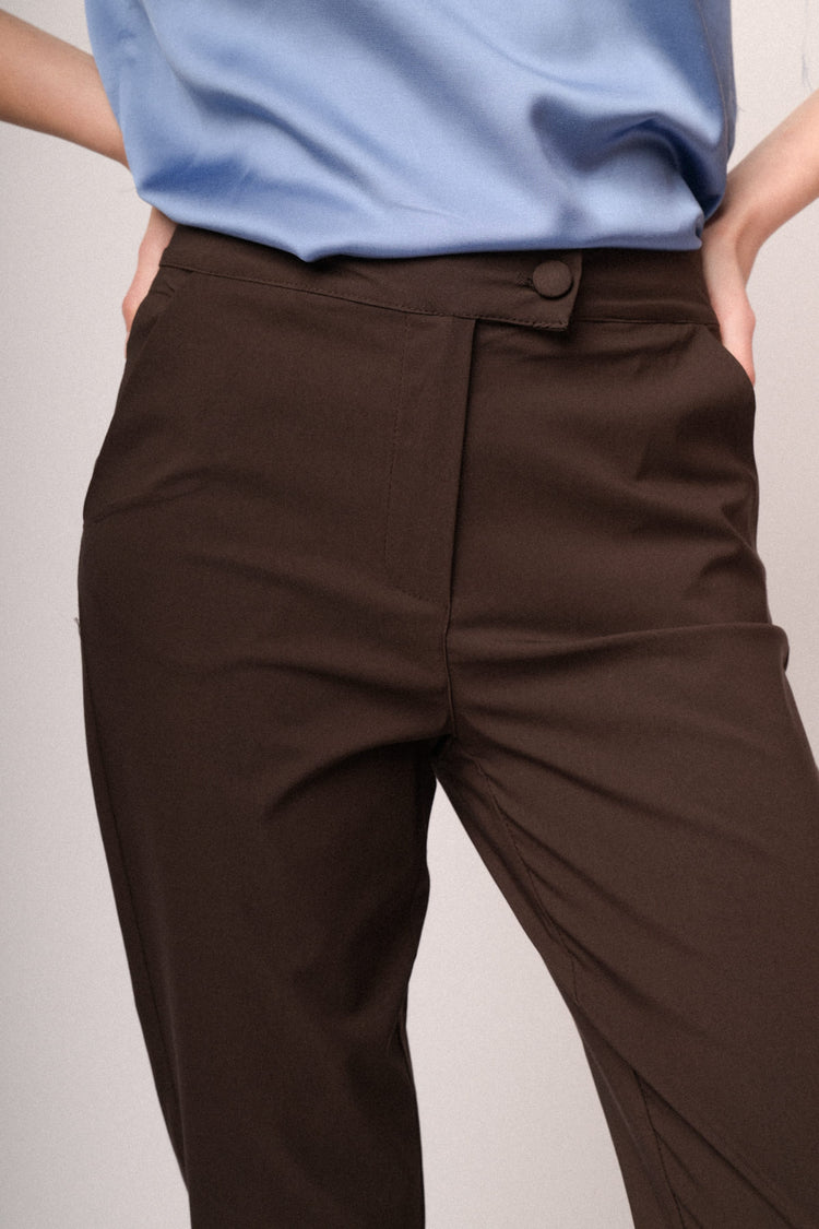 Pantaloni slim-fit misto viscosa cioccolato