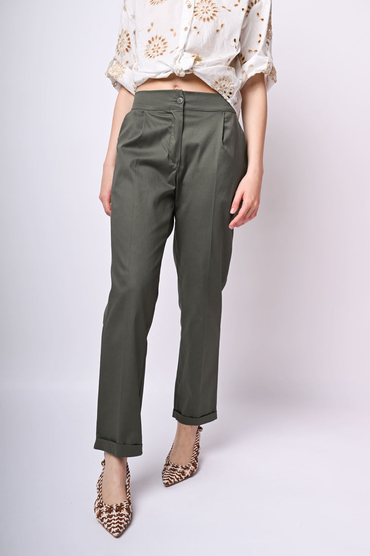 Pantaloni chino con risvolto
