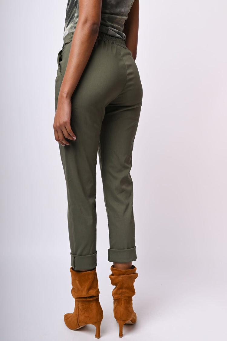 Pantaloni con cintura da annodare