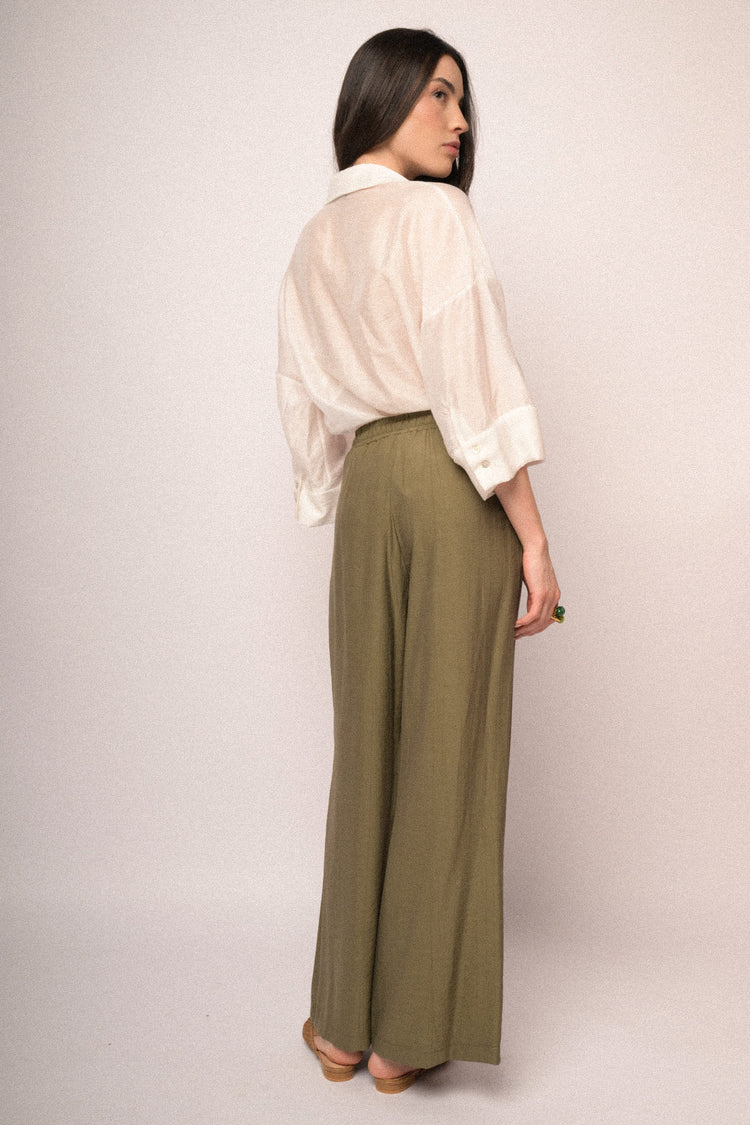 Pantaloni palazzo in viscosa oliva con vita elasticizzata