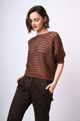 Pull in maglia crochet con fiocco sul retro