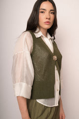 Gilet in maglia traforata oliva con bottone-gioiello