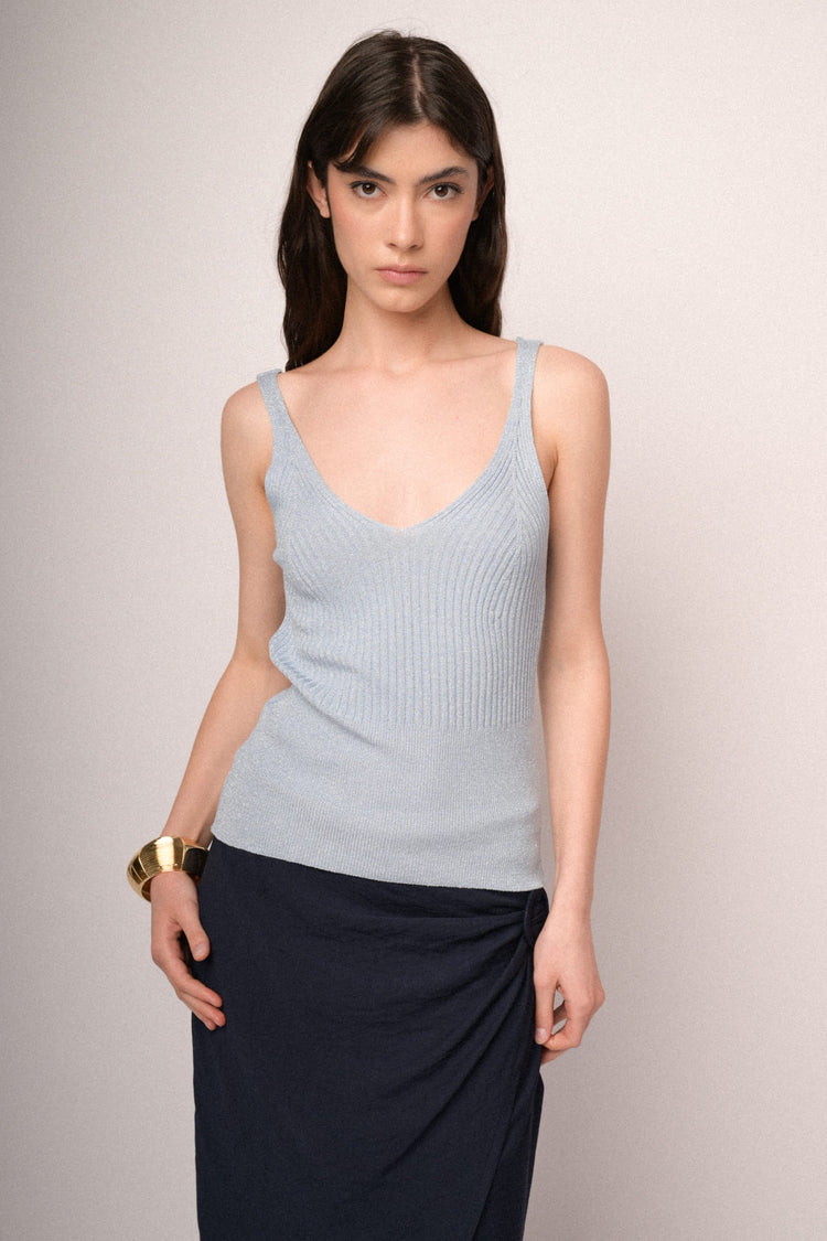 Top in maglia lurex celeste