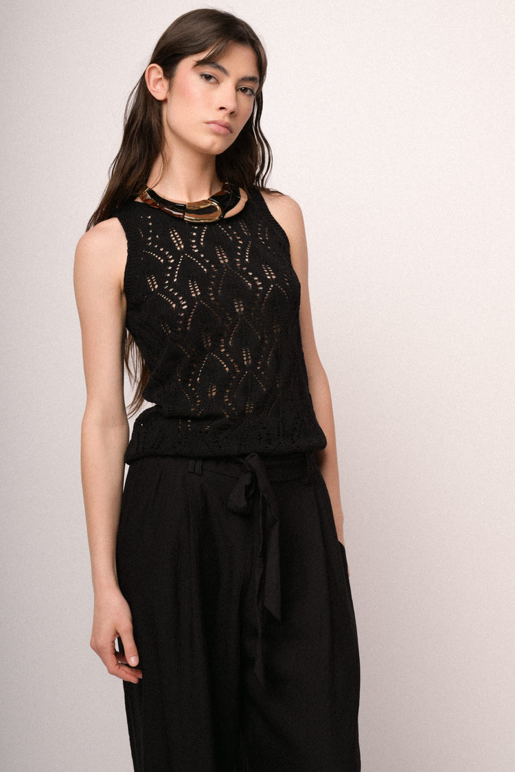 Top in maglia crochet nera