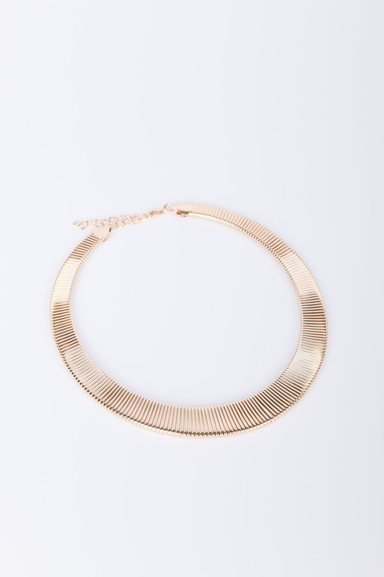 Collana rigida zigrinata