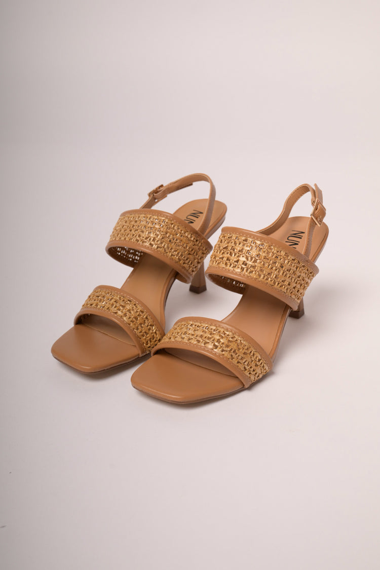 Sandali con doppie fasce in rafia cognac