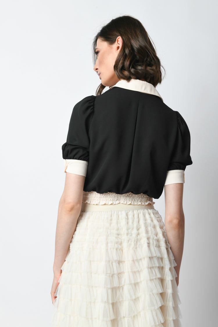 Camicia crop con profili a contrasto