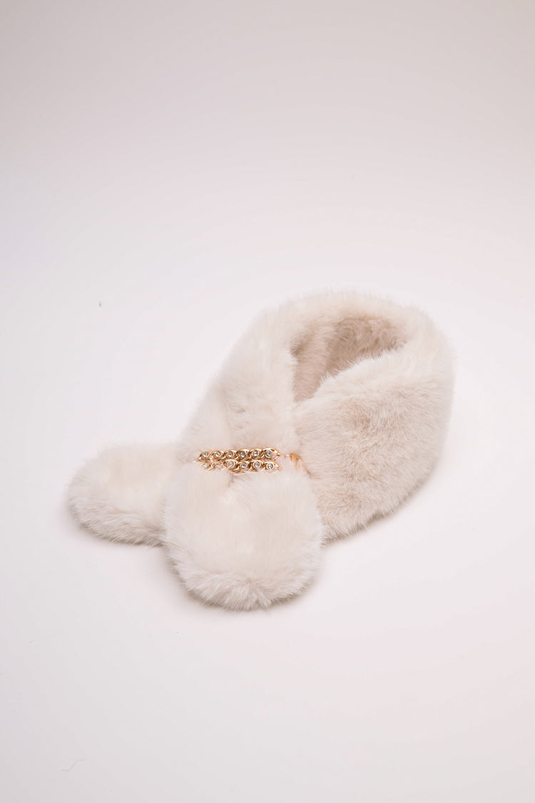 Sciarpa in faux fur con anello-gioiello