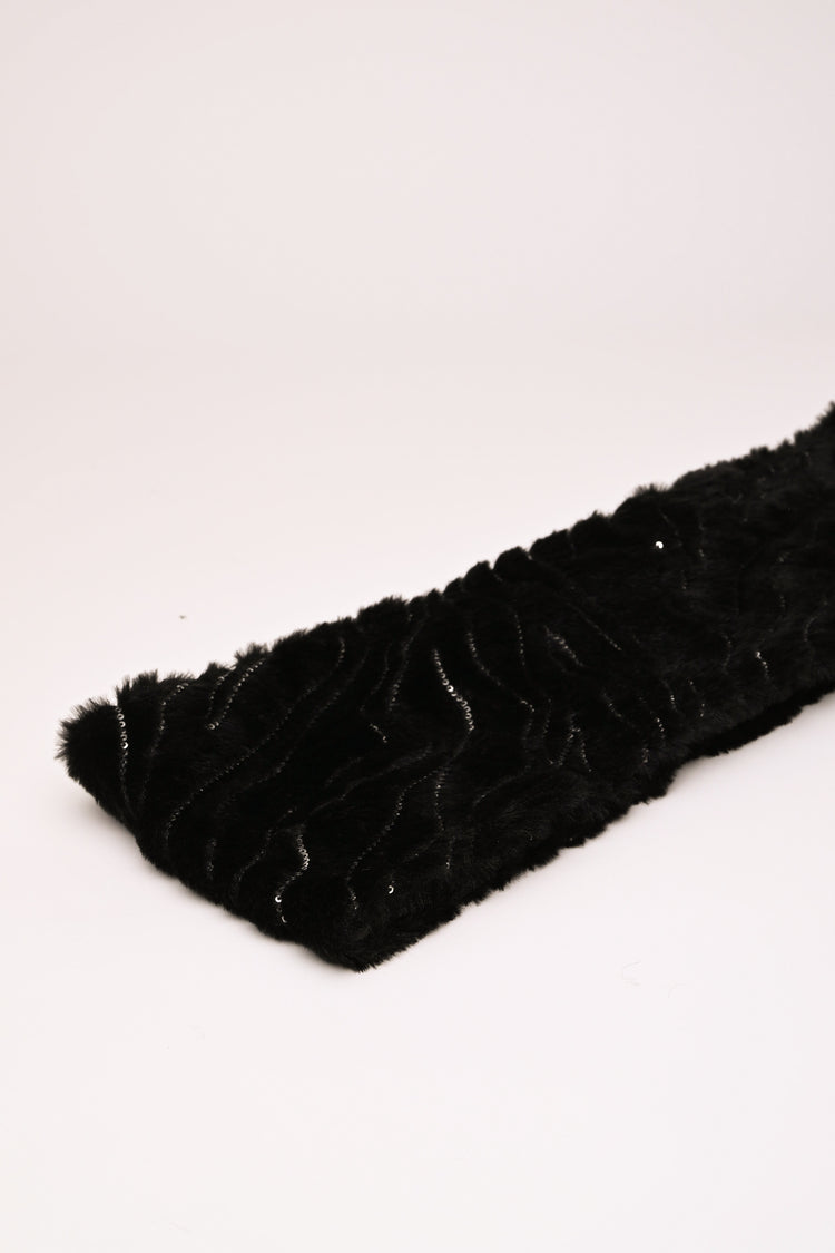 Collo con decorazione paillettes