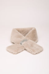 Sciarpa in faux fur con anello-gioiello