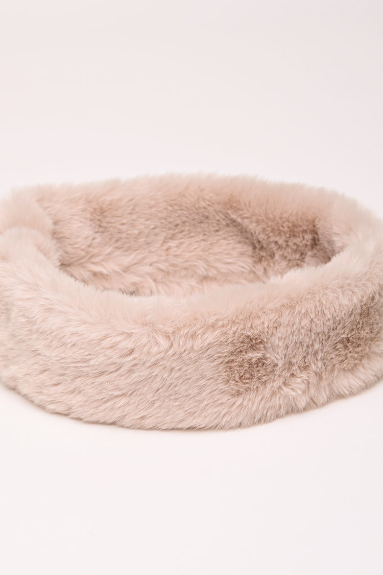 Fascia in faux fur