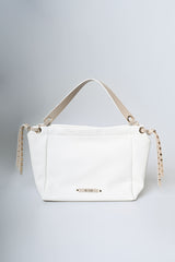 Borsa a spalla con borchie sui cinturini