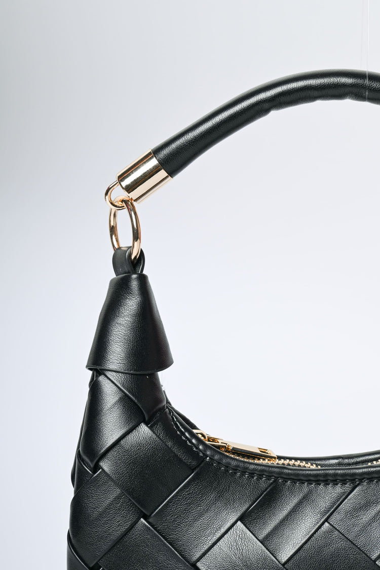 Borsa a mezzaluna con intreccio