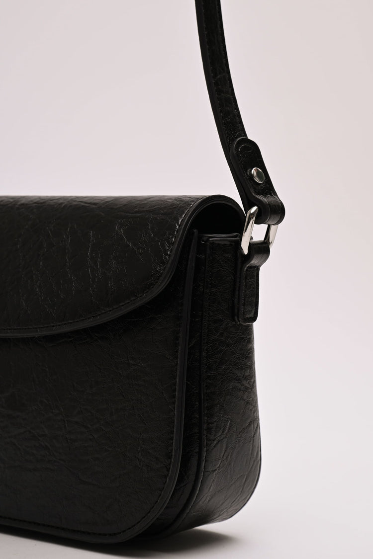 Borsa a spalla in similpelle martellata