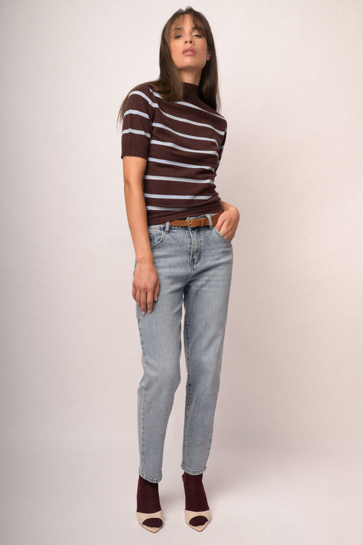 Jeans mom-fit in denim azzurro con cintura