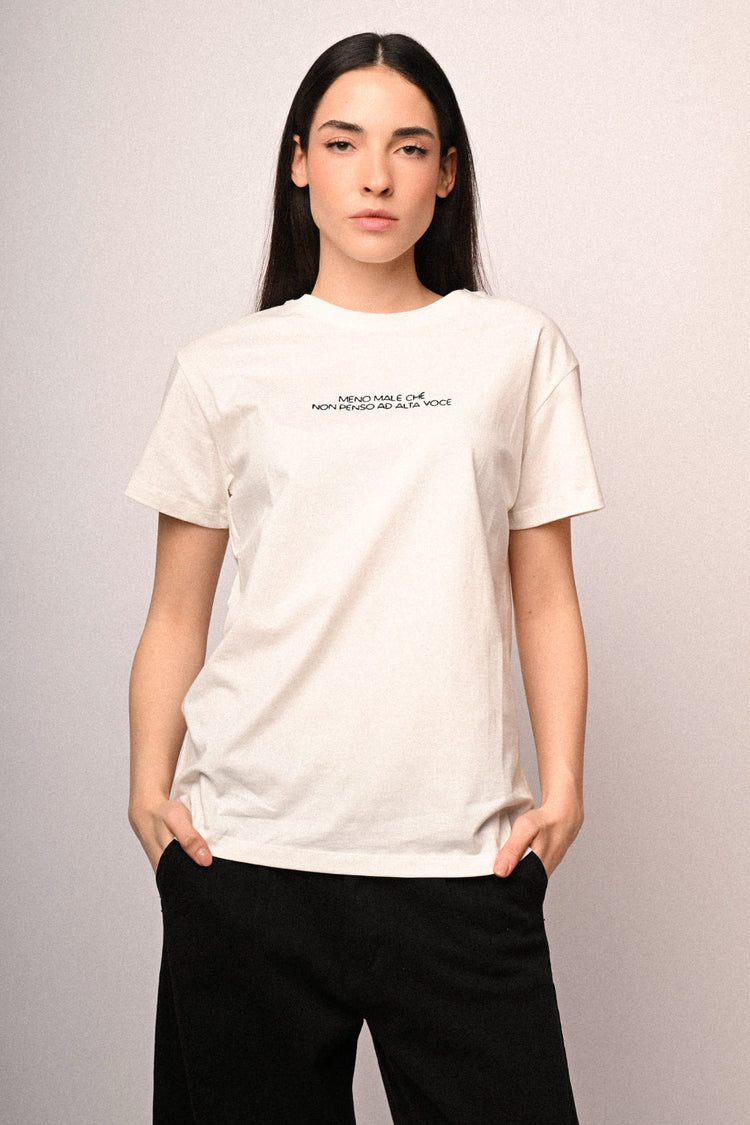 T-shirt con scritta ricamata