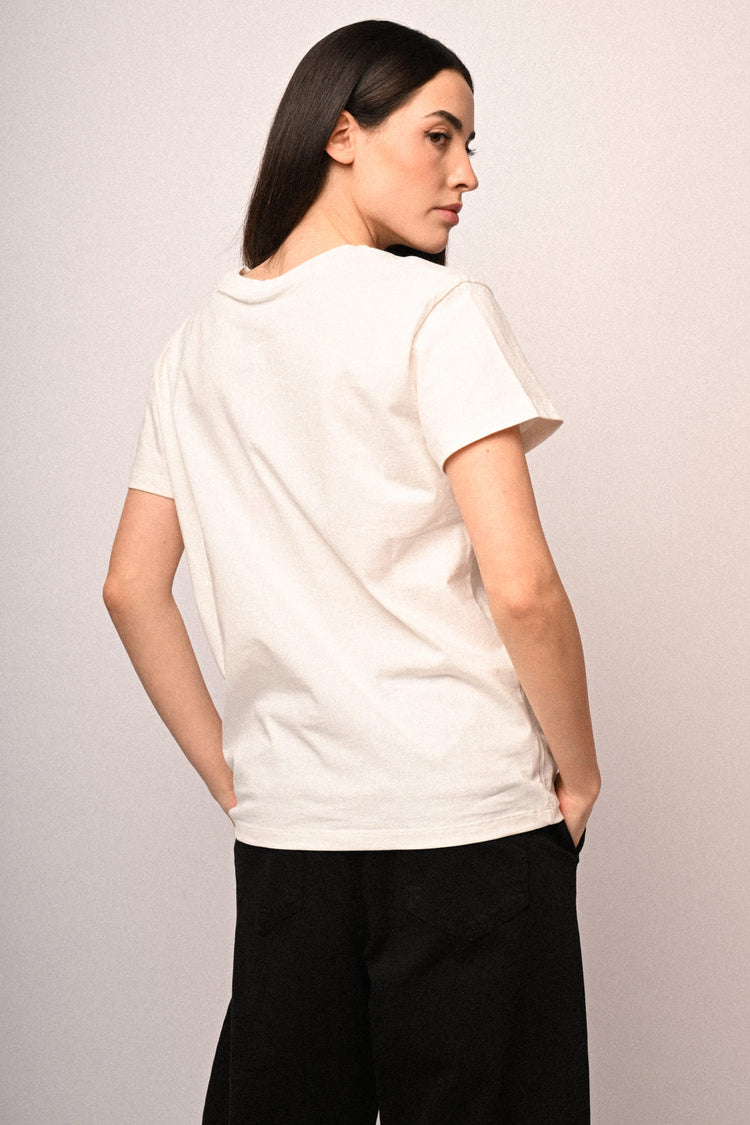 T-shirt con scritta ricamata